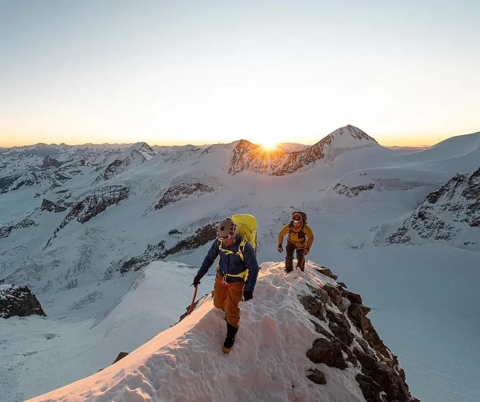 Jak się ubrać na szlak górski, by uniknąć dyskomfortu i przegrzania