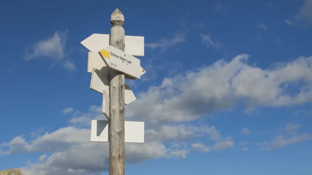 Znaczenie szlaków górskich: co naprawdę oznaczają kolory szlaków
