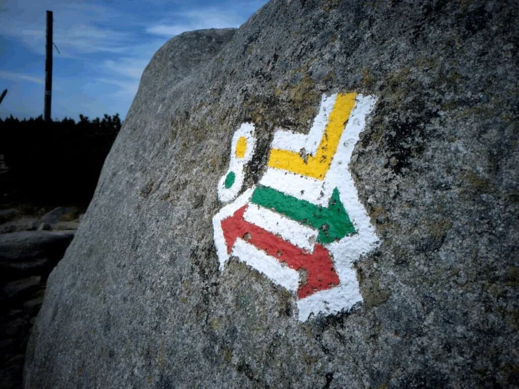 Co oznaczają kolory szlaków? Odkryj ich prawdziwe znaczenie i funkcje