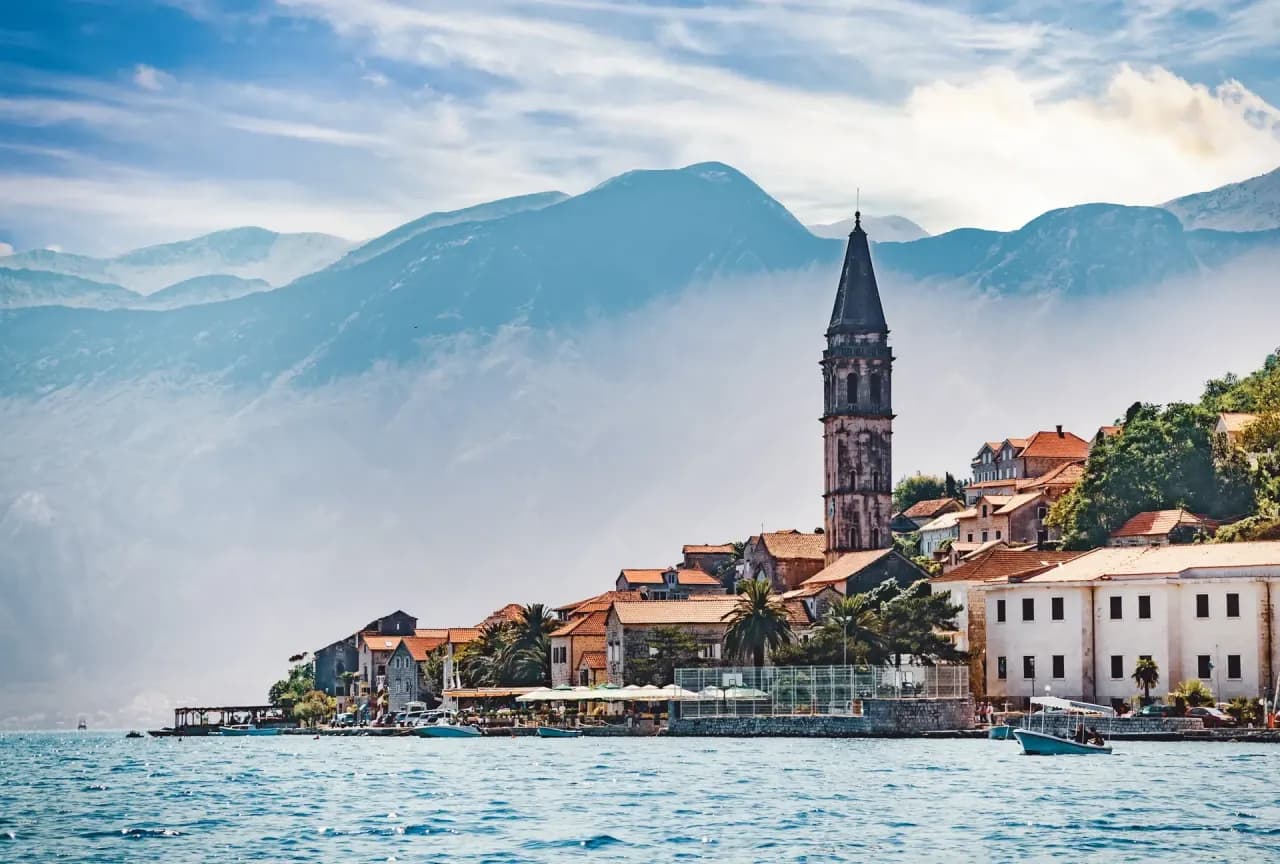 Gdzie nocleg w drodze do Czarnogóry? Odkryj tanie i komfortowe opcje