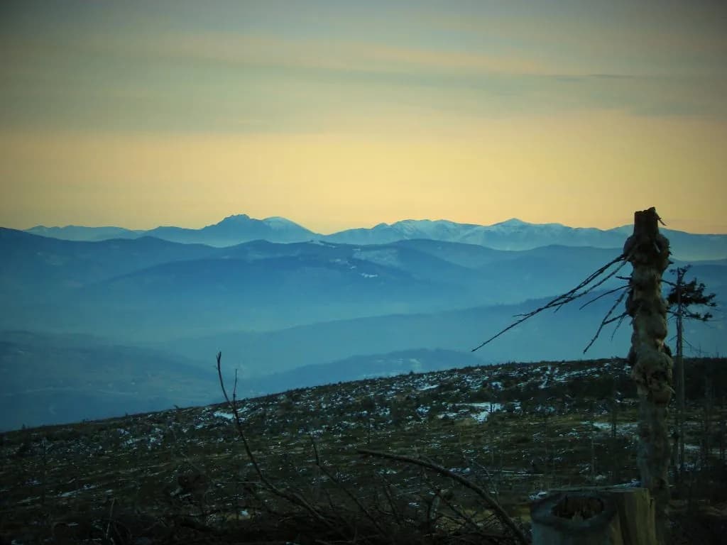 Gdzie w góry na jeden dzień? Najlepsze trasy z Katowic, które zaskoczą