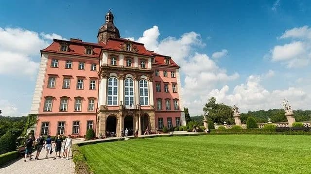 Najlepsze atrakcje w Pławniowicach, które musisz zobaczyć